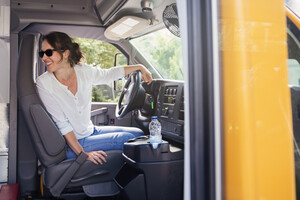 В Україні жінок безкоштовно навчатимуть на водіїв автобусів