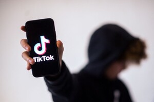 Хромування: смертельний тренд набирає популярності серед дітей у TikTok