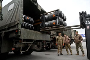 Білий дім заявив, доколи буде зупинено військову допомогу та розвіддані для України