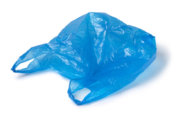 Бренд Maison Margiela на своем показе представил майку из пакета: цена и фото