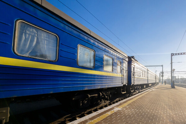 На одно место восемь пассажиров: в УЗ рассказали, на какие поезда в Украине существенно не хватает билетов