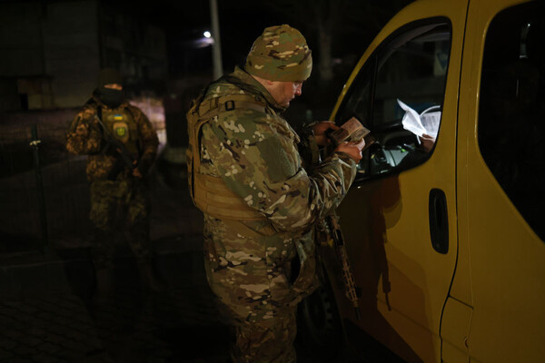 Штрафы до 3400 грн: Кабмин предлагает ужесточить наказание за нарушение комендантского часа