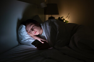 70% представителей поколения Z настолько беспокоятся о деньгах, что не могут уснуть: советы финансовых консультантов