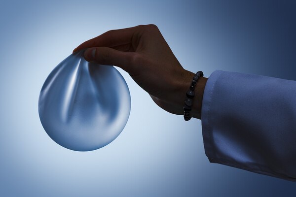 Ким Чен Ын ввел репрессии против женщин с силиконовыми имплантами в груди: проверки и наказания