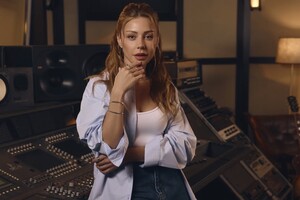 Тина Кароль простояла в планке 71 минуту, побив свой личный рекорд (видео)