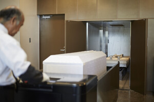 Женщина «воскресла» в гробу всего за несколько минут до кремации