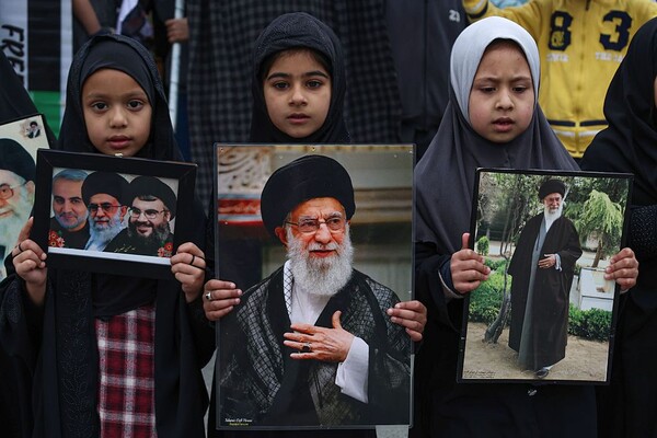 FT раскрыли подробности подготовки израильских спецслужб к убийству иранского лидера Али Хаменеи