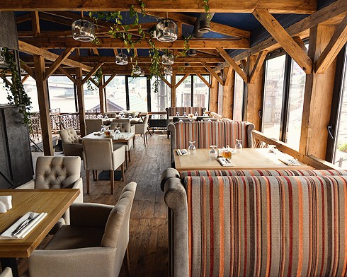 Вторая жизнь: стильные традиции обновленного ресторана «Хуторець на   Дніпрі»