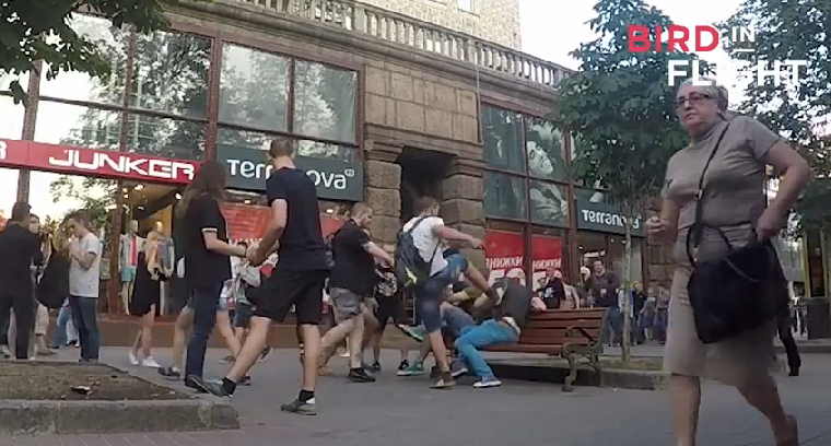 В Киеве на скрытую камеру сняли, как люди реагируют на геев