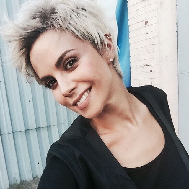 Настя Каменских стала блондинкой