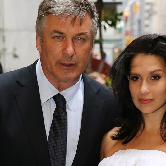 За детьми Алека и Хилари Болдуин присматривают пять нянь