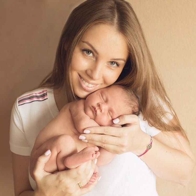 26-летняя жена Дмитрия Диброва показала троих сыновей