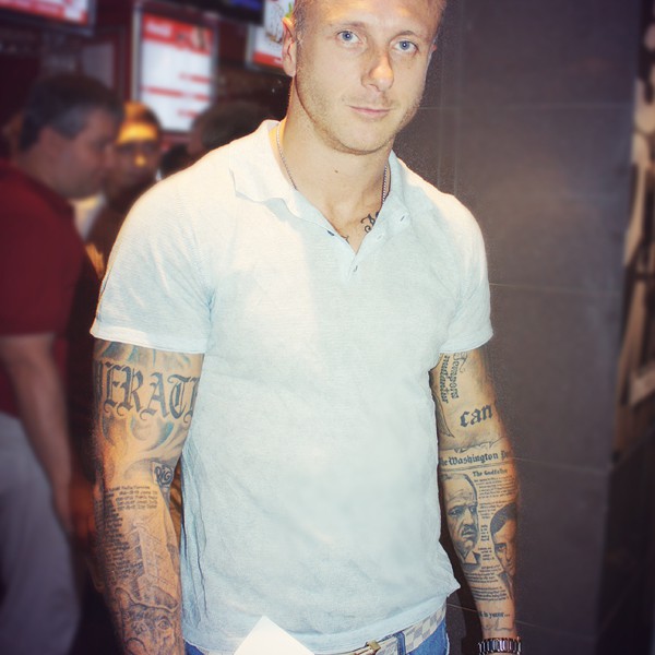 Стали известны подробности ДТП, в котором пострадал певец Ларсон