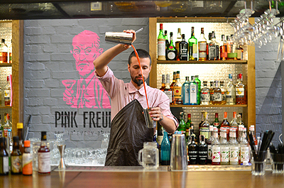 Миксология по Фрейду: наука пития от нового бара Pink Freud
