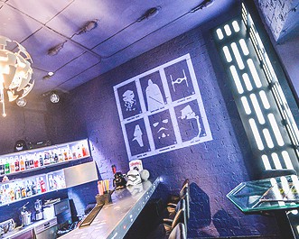 Первый концептуальный коктейль-бар Star Bars: бухнуть с Чубаккой и пошпилить с Дартом