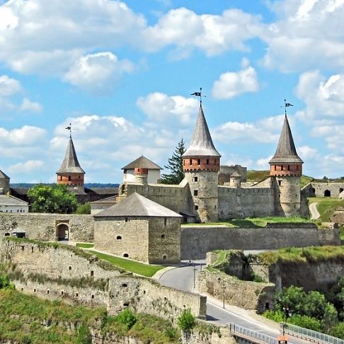 15 самых красивых замков Украины