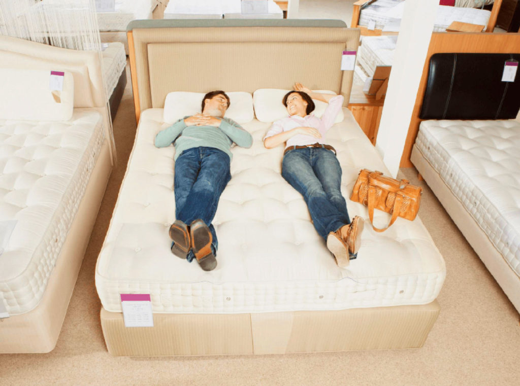 Как выбрать удобную кровать в спальню: разновидности и особенности моделей фото 2