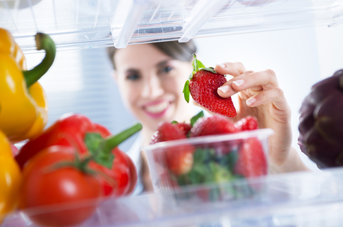 Как сохранить зелень и овощи в холодильнике: несколько полезных советов от экспертов фото 2