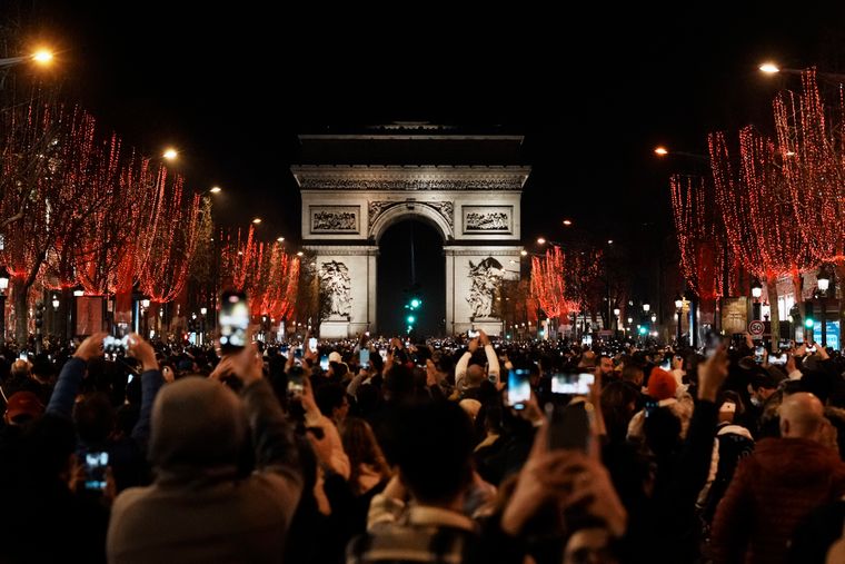 Как встречали Новый Год в Париже