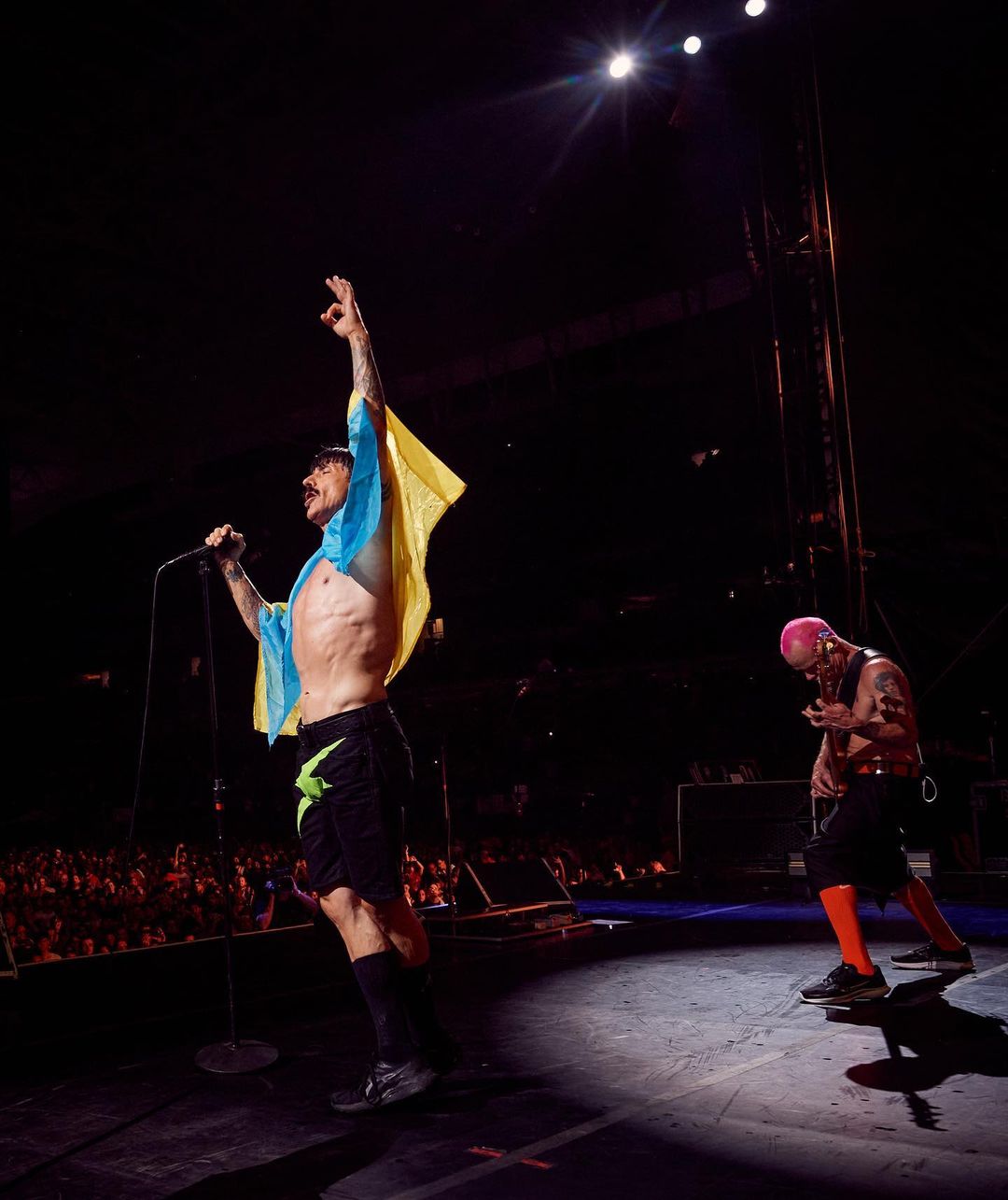 Группа Red Hot Chili Peppers поддержала Украину