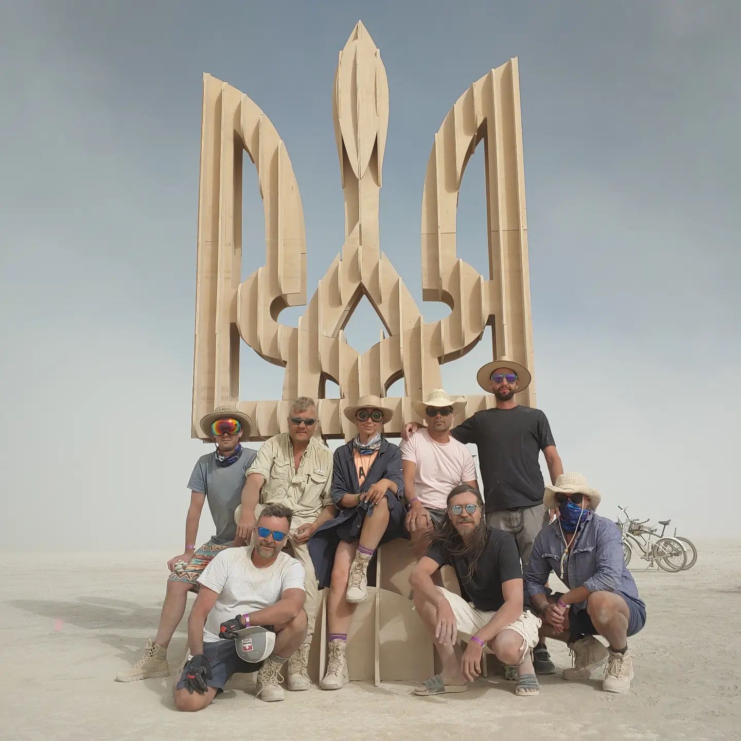 На фестивалі Burning Man 2022 створили великий український тризуб