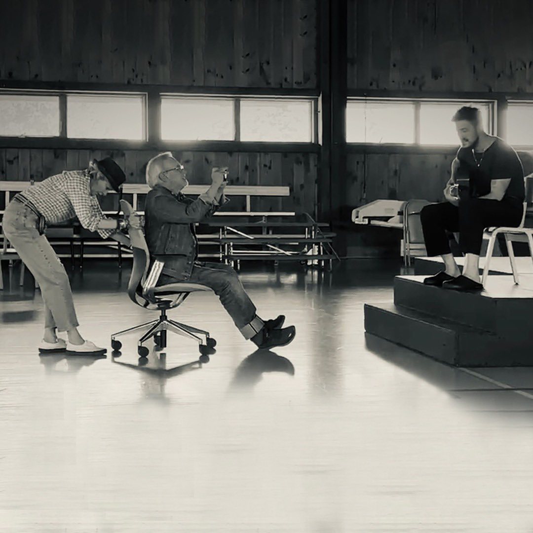Спилберг снял свой дебютный клип для солиста группы Mumford & Sons