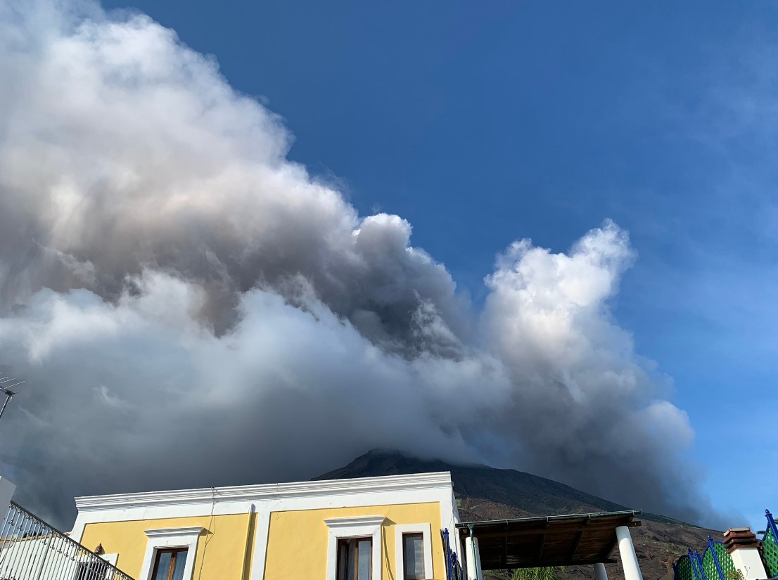 На итальянском острове Стромболи проснулся вулкан