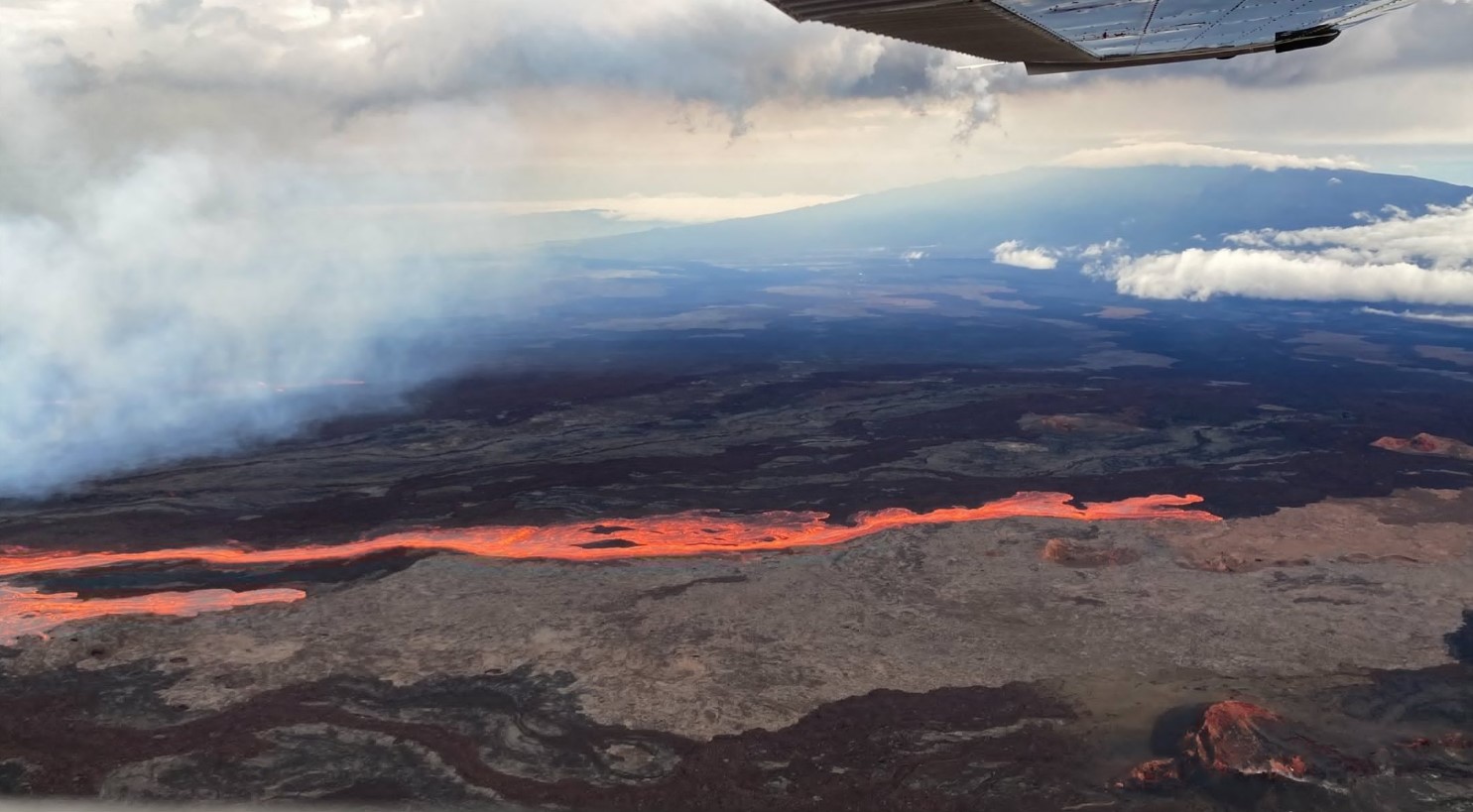 На Гавайях проснулся крупнейший действующий в мире вулкан Мауна-Лоа