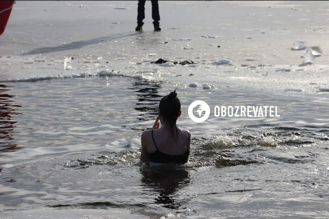 Как в Киеве купались на Крещение 2022