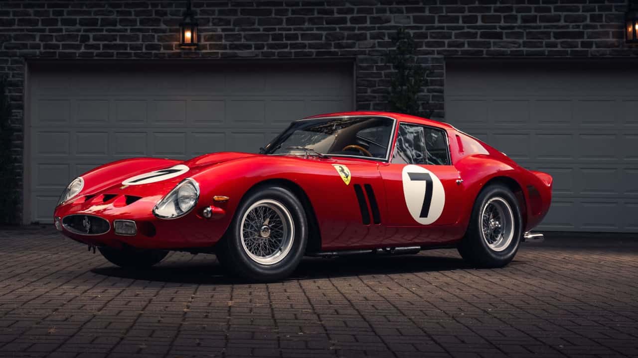 На аукционе Sotheby’s продали второй самый дорогой автомобиль в истории (фото, видео) фото 1